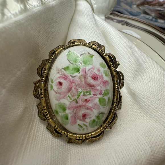 Cottagecore Vintage Porcelain Pink Rose
Floral Brooch with Gold Tone Metal Frame - Picture 5 of 7
